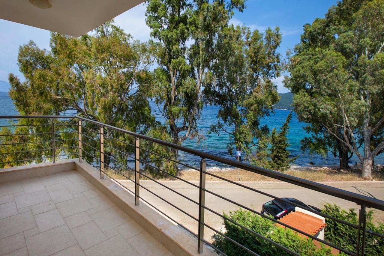 Eucalyptus Suite Sea View Karavomylos Esterno foto